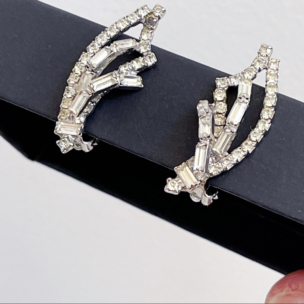 Vintage Silver Tone Baguette Rhinestone Art Deco Clip Earrings Bridal 1.5”